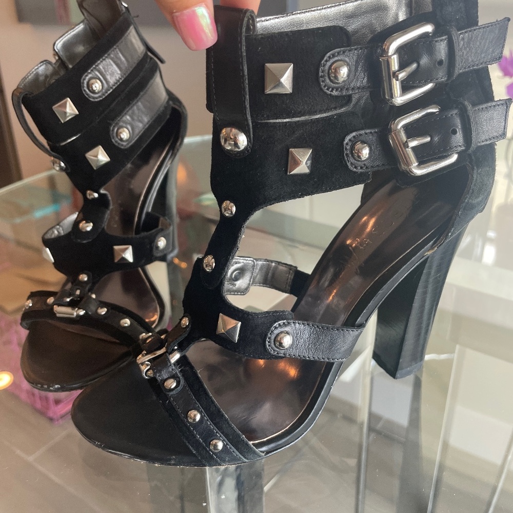 Guess by Marciano black suede heel